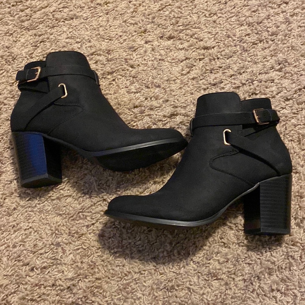 Expressions Black Ankle Boots